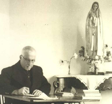 padre-formigao_1280x720_acf_cropped